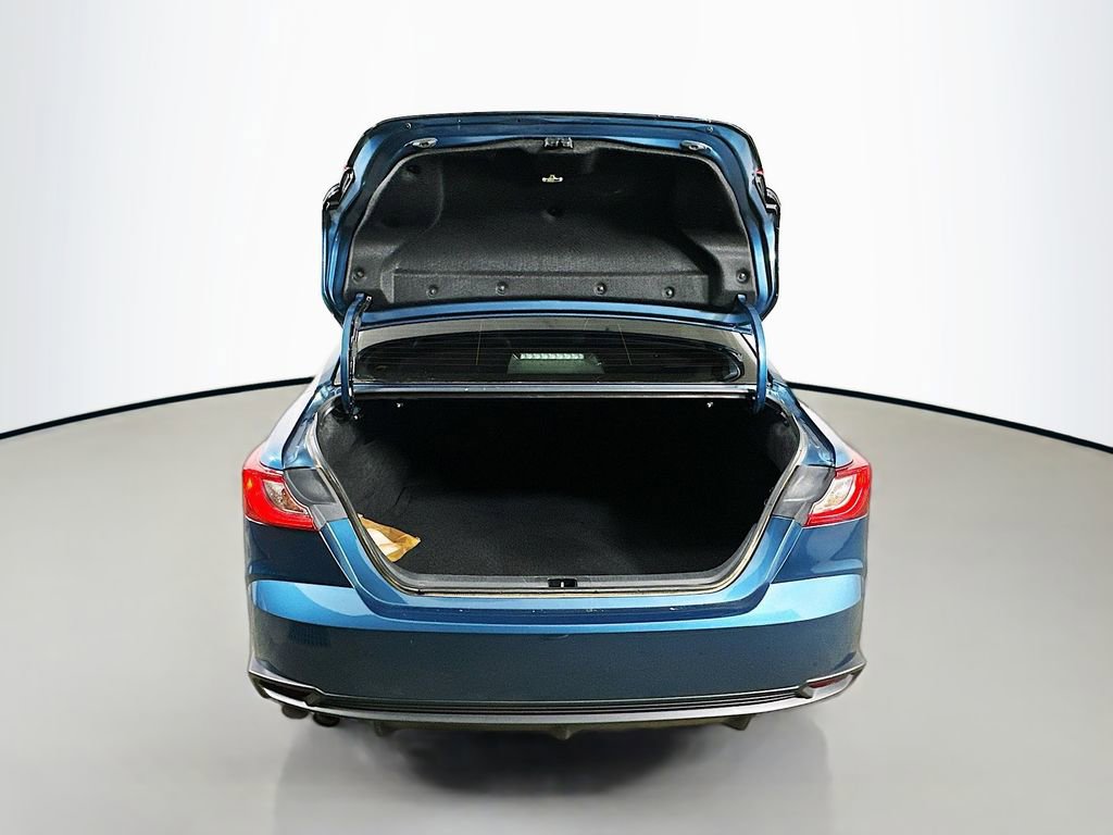 Used 2025 Toyota Camry SE FWD image 33