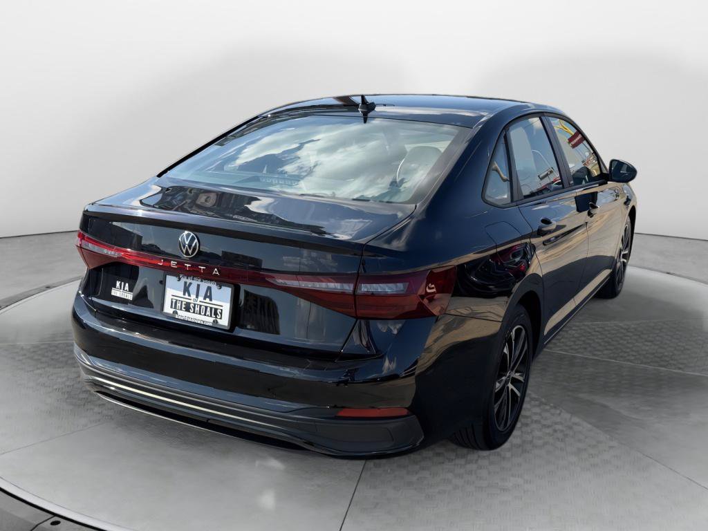 Used 2025 Volkswagen Jetta Sport FWD image 3