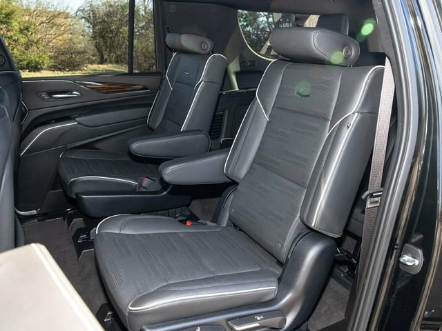 Used 2023 Cadillac Escalade ESV Premium Luxury image 58