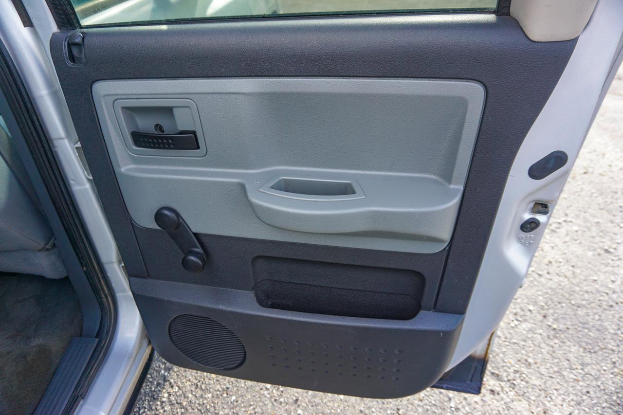 Used 2005 Dodge Dakota ST AWD/4WD image 26