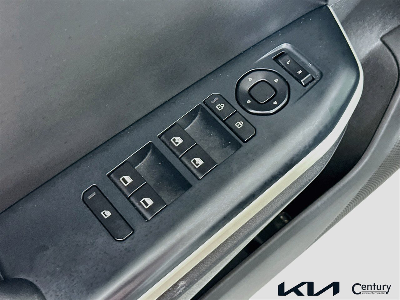 Certified 2025 Kia K4 GT-Line FWD image 18