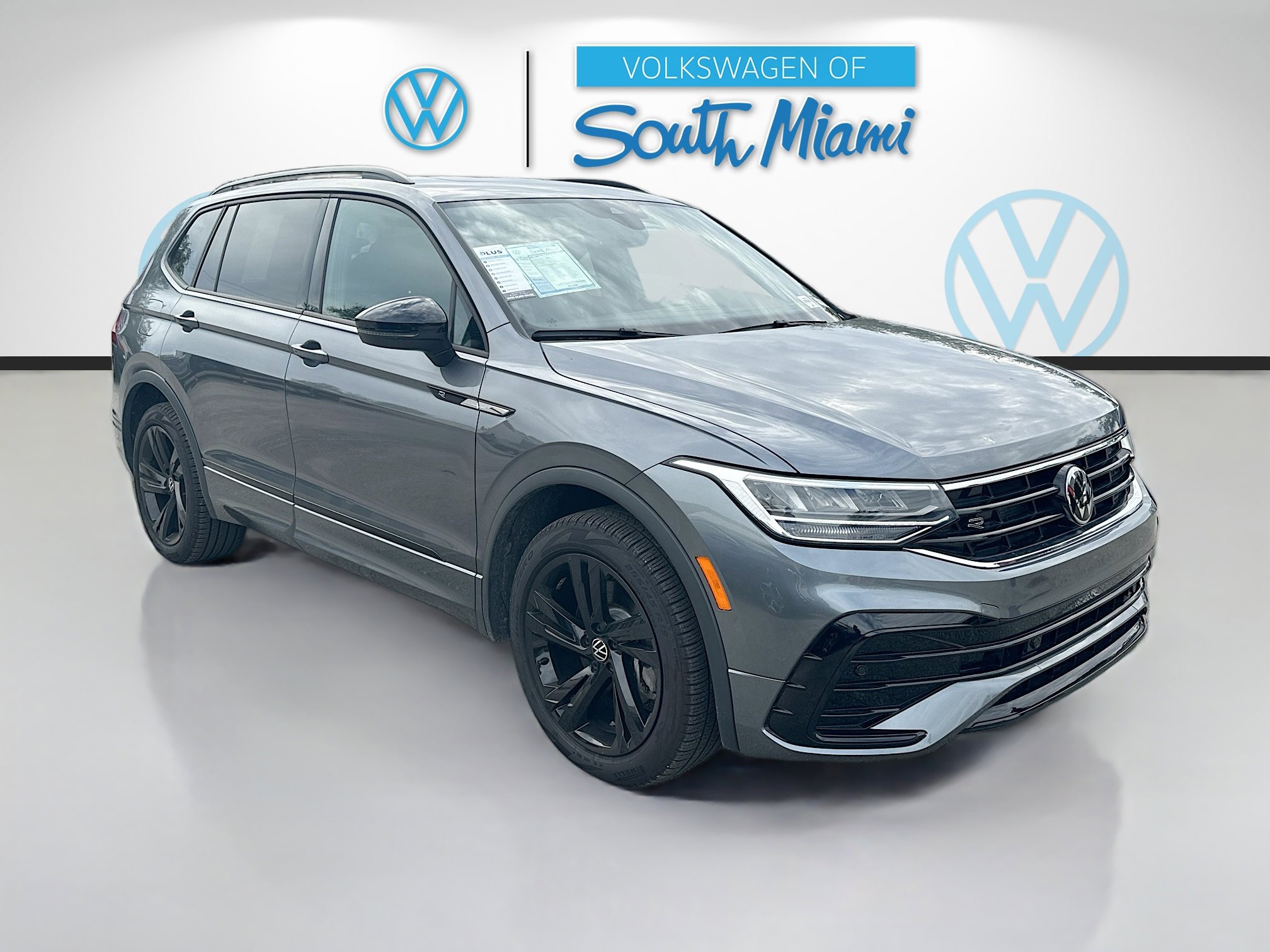 Used 2024 Volkswagen Tiguan SE R-Line