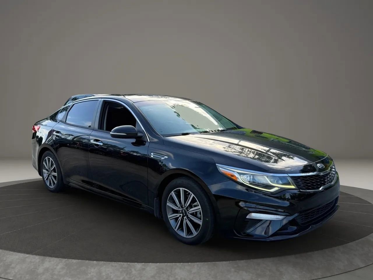 Used 2019 Kia Optima LX w/ LX 17" Wheel Package image 1