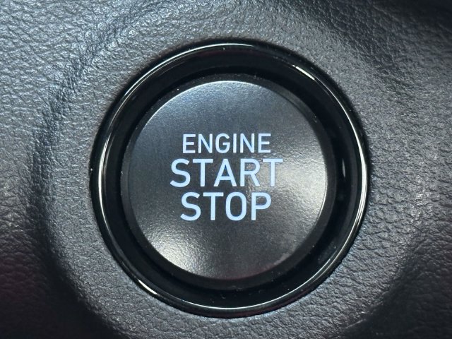 Used 2025 Hyundai Venue SEL FWD image 33
