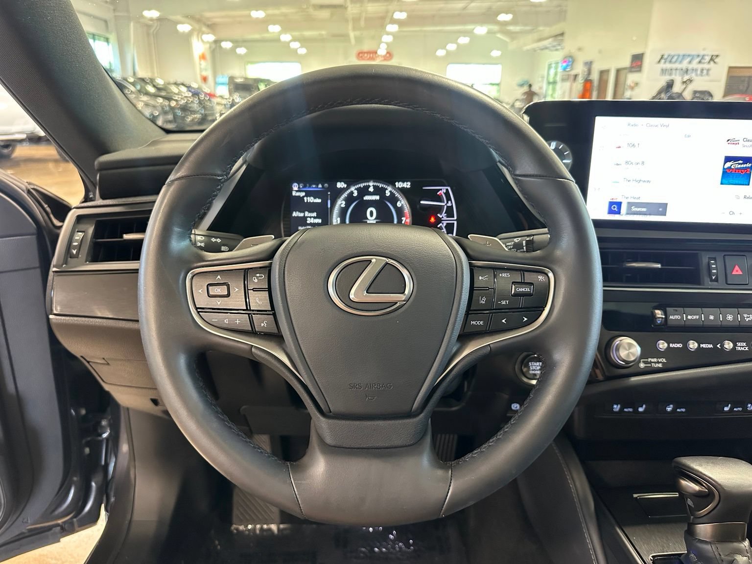 Used 2025 Lexus ES 350 w/ Premium Package FWD image 17