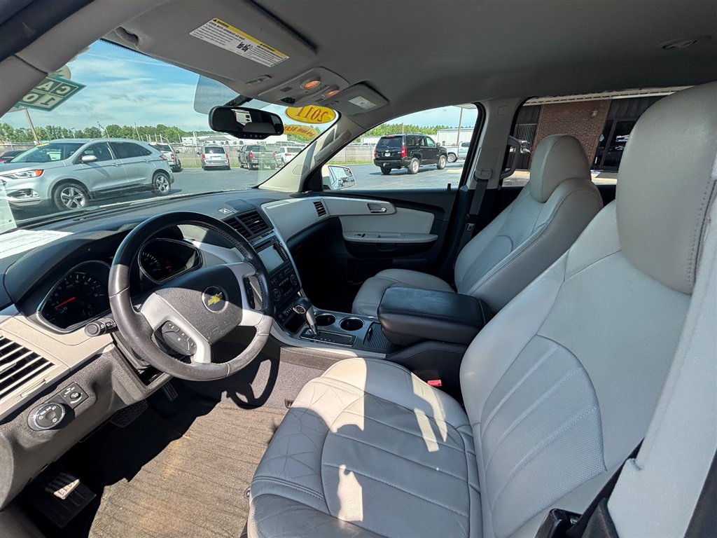 Used 2011 Chevrolet Traverse LTZ FWD image 13