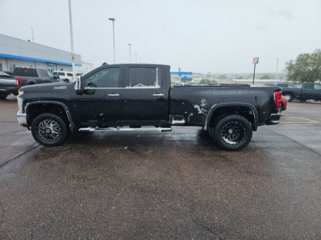 Used 2022 Chevrolet Silverado 3500 High Country AWD/4WD image 9