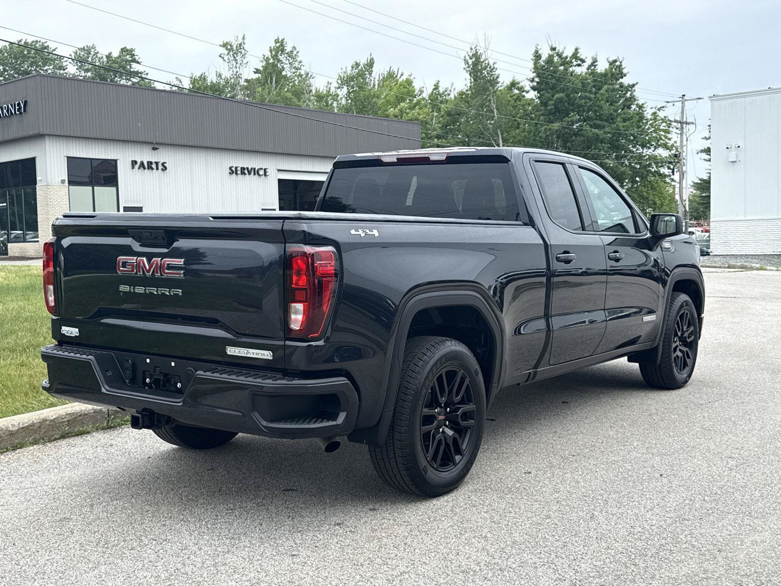 Used 2025 GMC Sierra 1500 Elevation AWD/4WD image 10