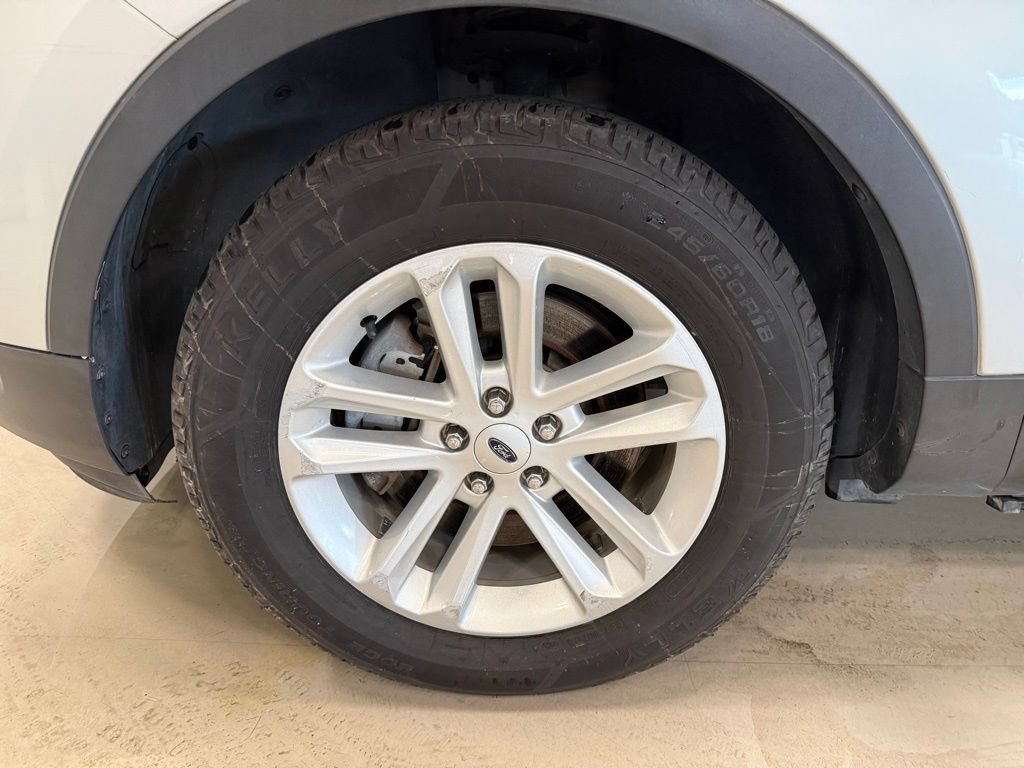 Used 2017 Ford Explorer XLT FWD image 9