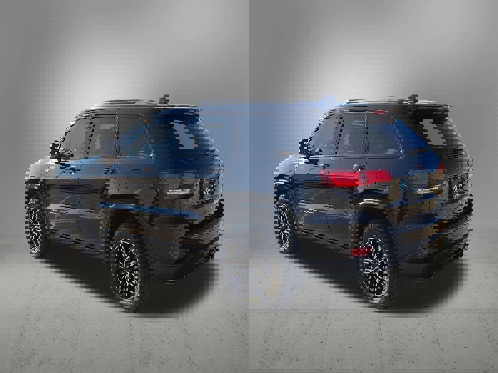 Used 2020 Jeep Grand Cherokee Trailhawk w/ Trailhawk Luxury Group image 4