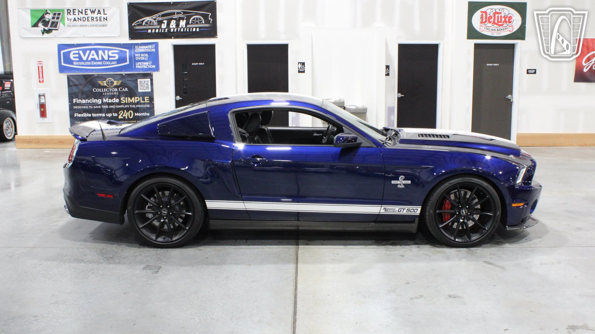 Used 2011 Ford Mustang Shelby GT500 w/ Electronics Pkg RWD image 17