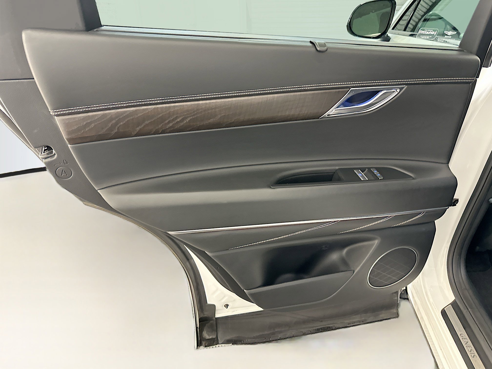 Used 2024 Genesis GV80 2.5T image 27