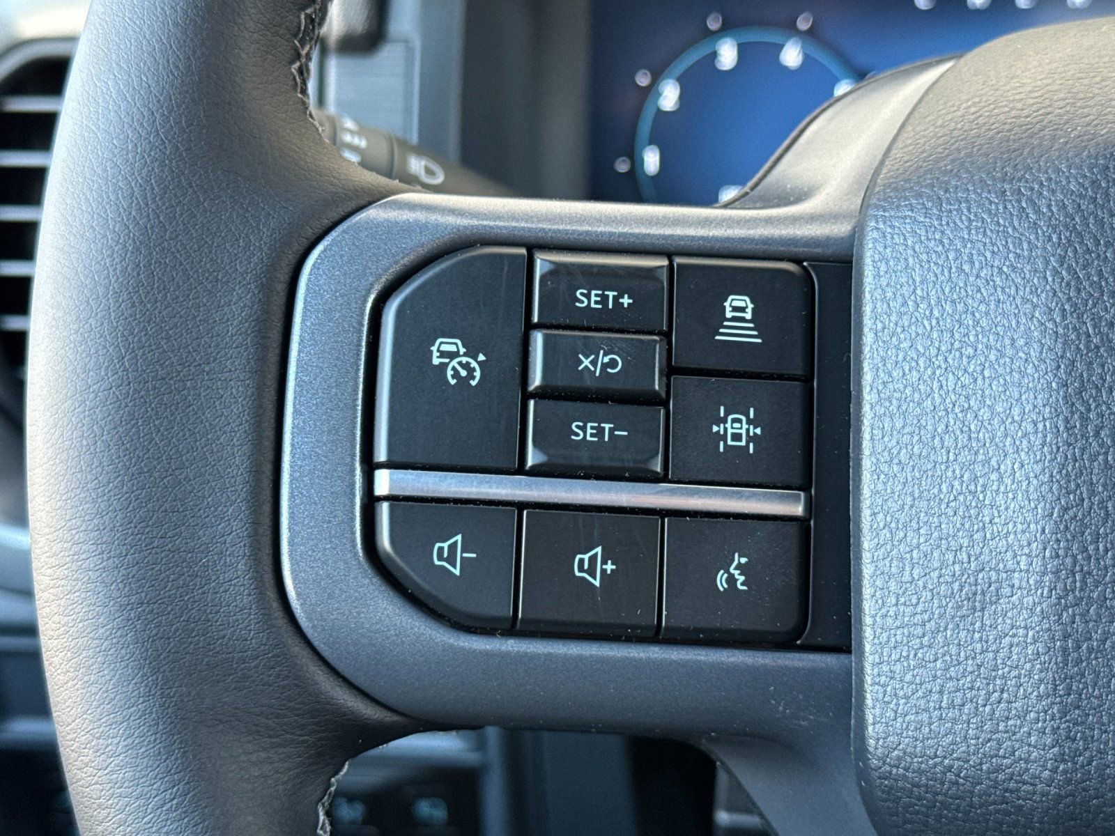 New 2025 Ford F150 XLT w/ Equipment Group 302A MID image 26