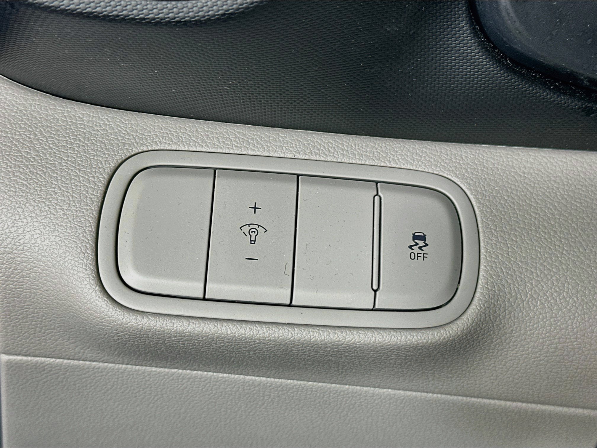 Used 2025 Hyundai Venue SEL FWD image 17