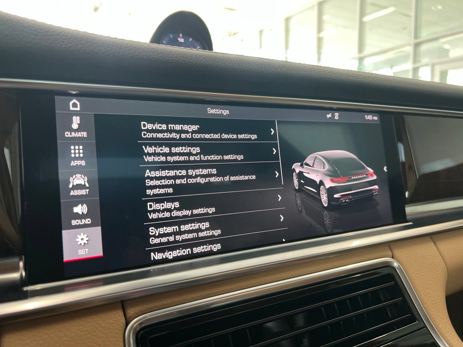 Used 2018 Porsche Panamera 4S AWD/4WD image 17