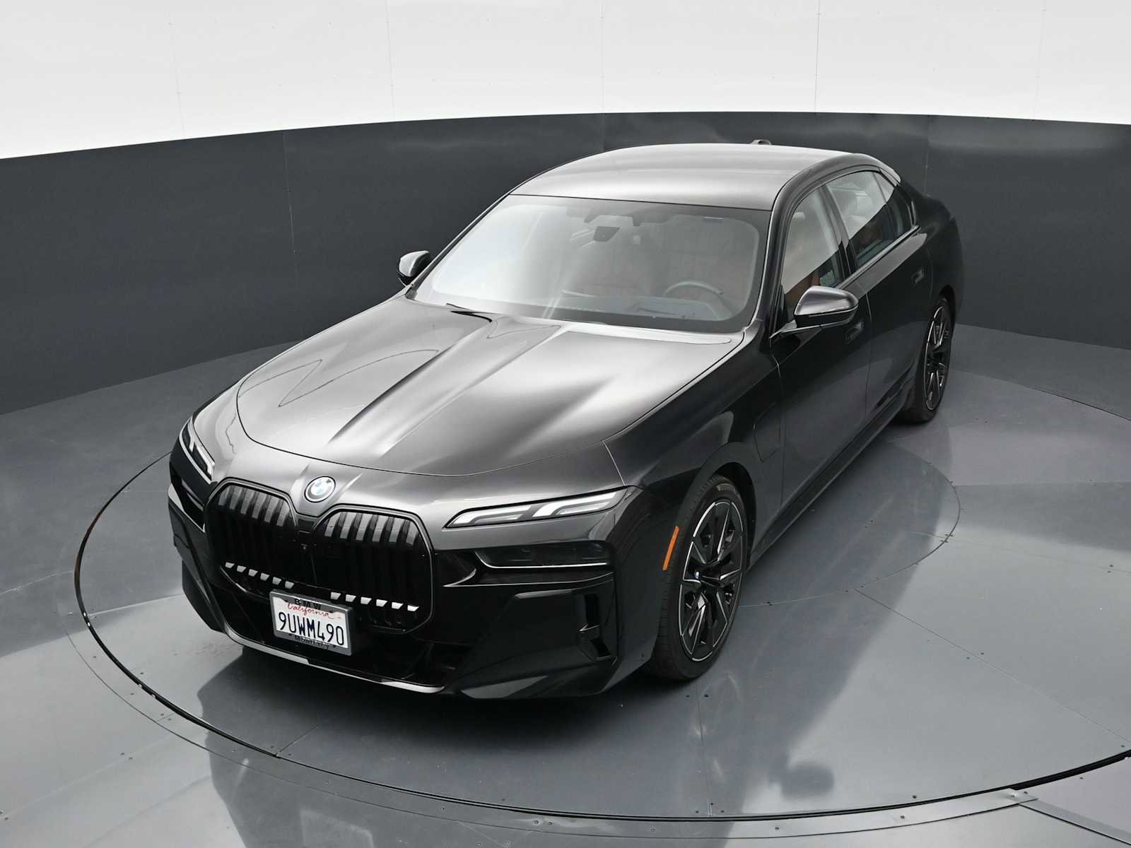 Used 2025 BMW 750e xDrive image 15