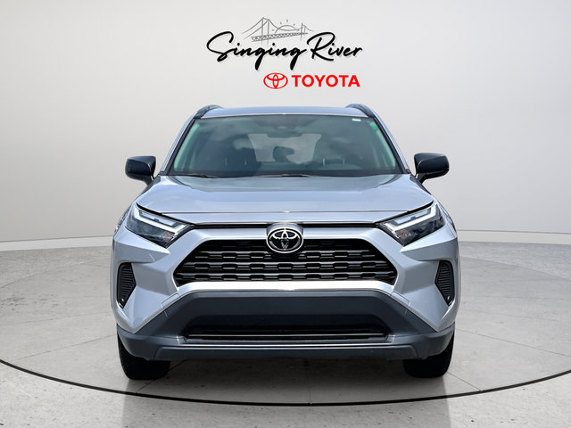 Used 2025 Toyota RAV4 LE AWD/4WD image 2