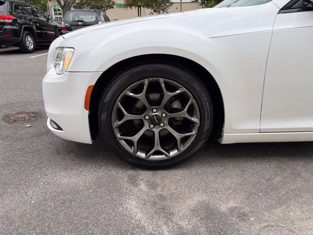 Used 2015 Chrysler 300 S RWD image 36