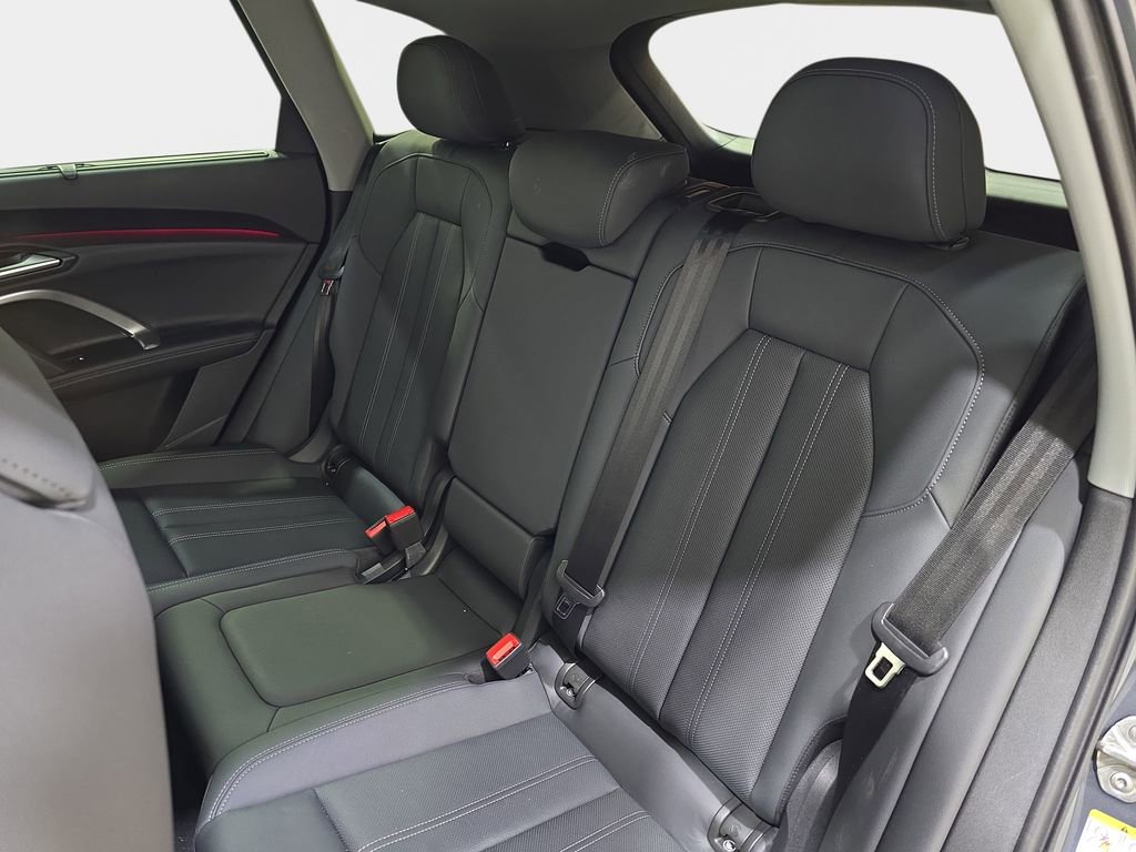 Certified 2025 Audi Q5 Prestige image 16