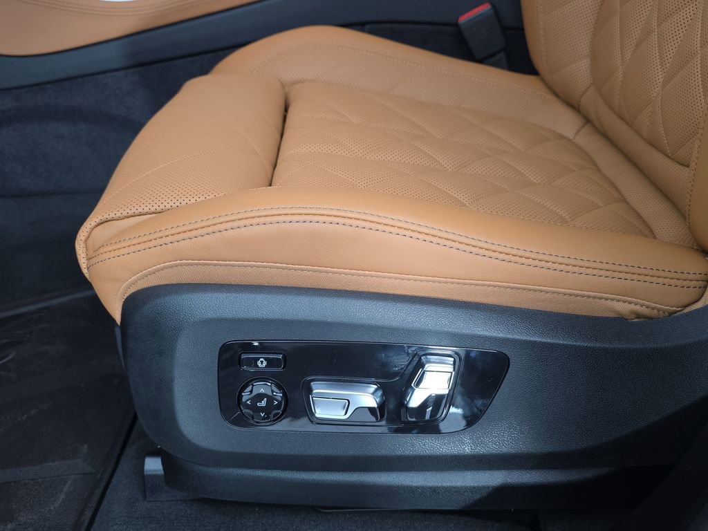 New 2026 BMW X5 xDrive50e w/ Executive Package image 28