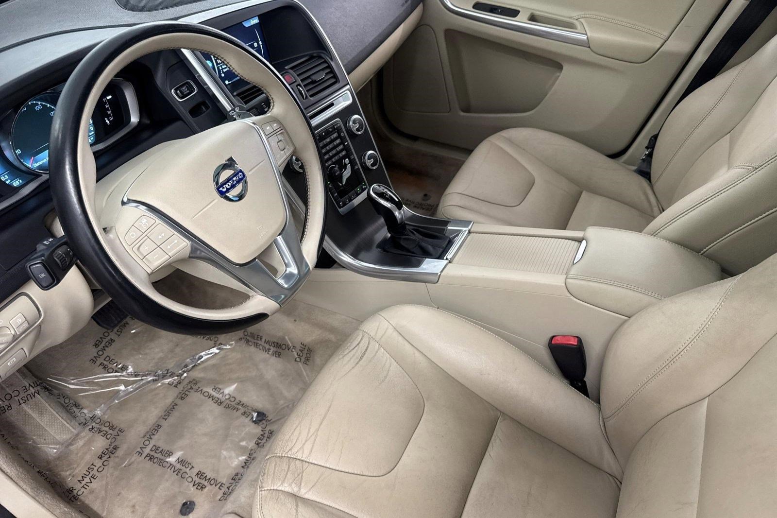 Used 2015 Volvo XC60 T6 Platinum AWD/4WD image 4