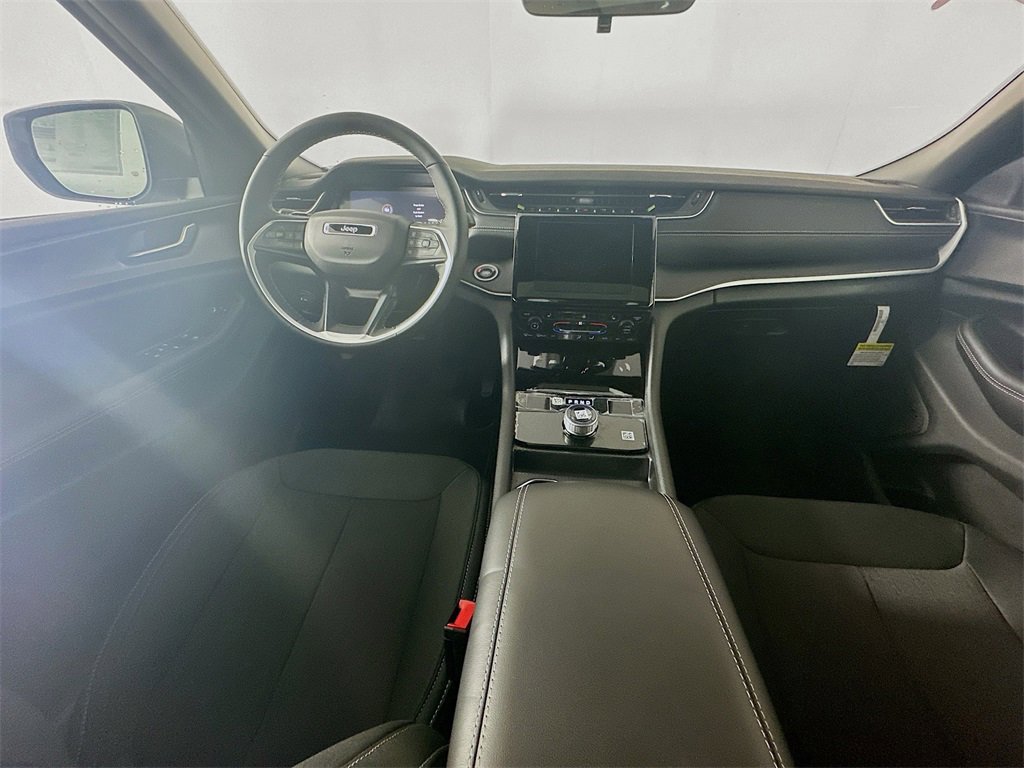 New 2025 Jeep Grand Cherokee Laredo X w/ Luxury Tech Group I image 9