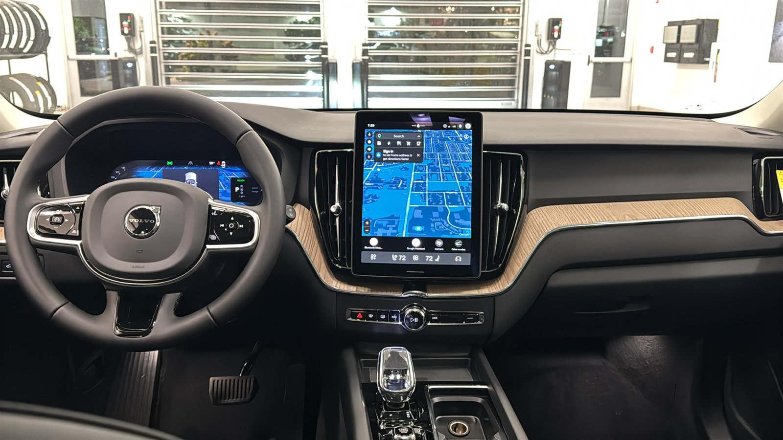 New 2027 Volvo XC60 T8 Plus AWD/4WD image 11