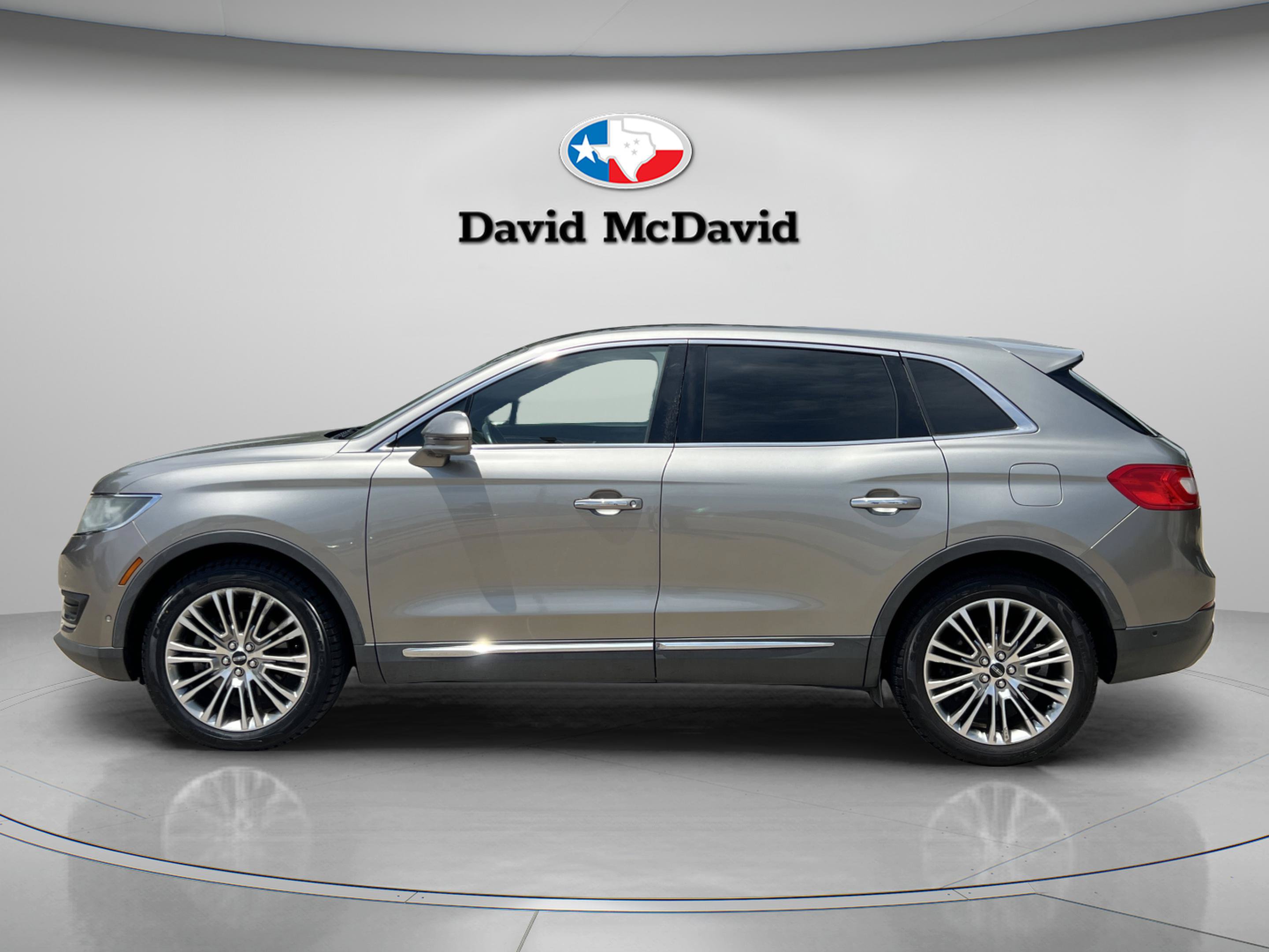 Used 2016 Lincoln MKX Reserve w/ Technology Package AWD/4WD image 4