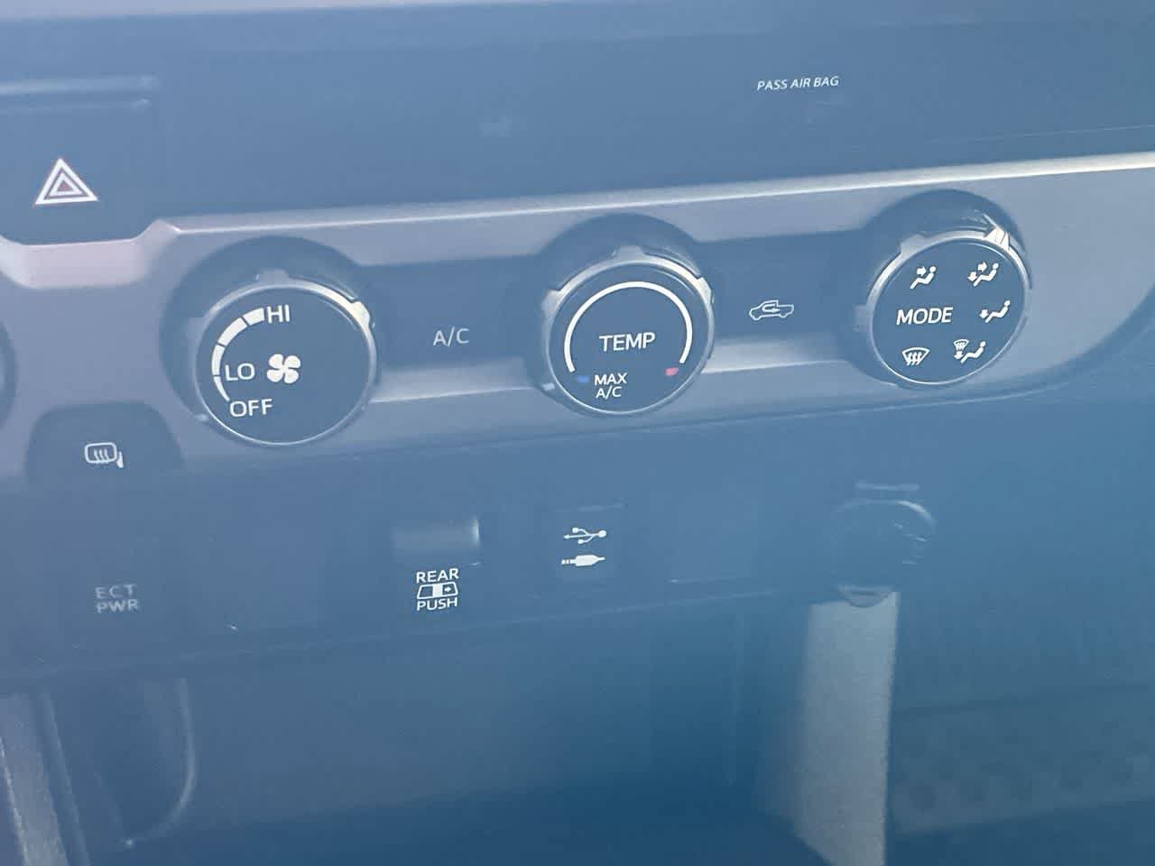 Used 2019 Toyota Tacoma SR5 AWD/4WD image 18
