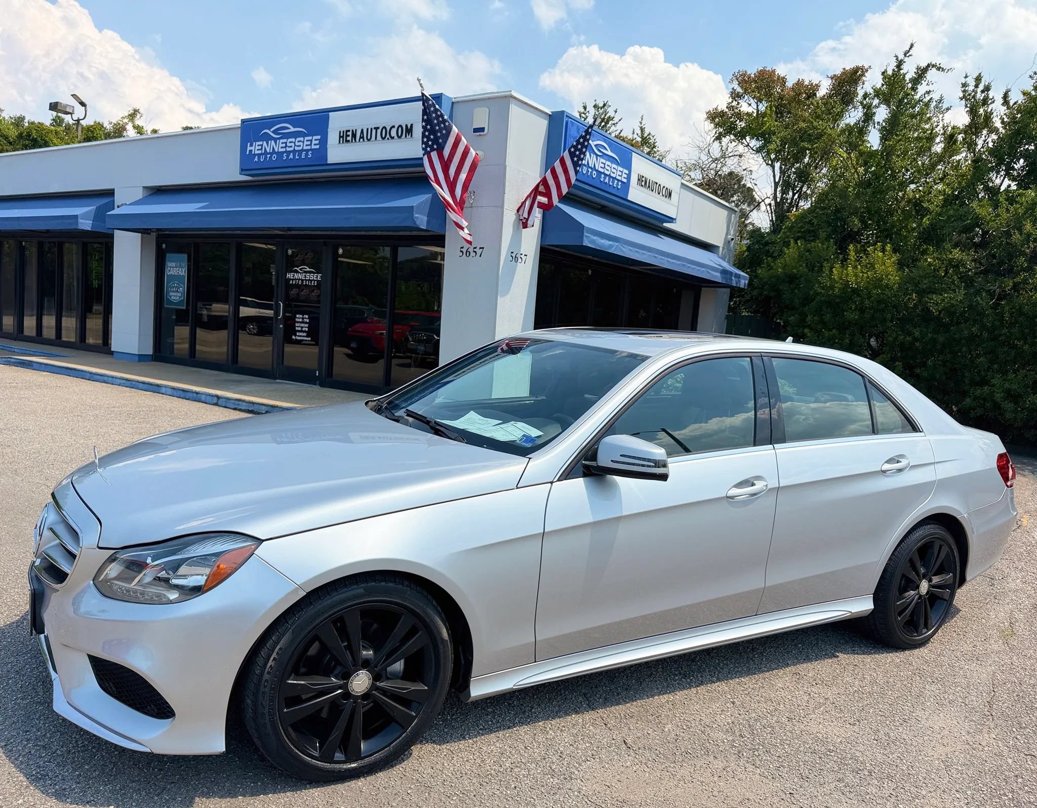 Used 2015 Mercedes-Benz E 350 4MATIC Sedan w/ Premium 1 Package image 23