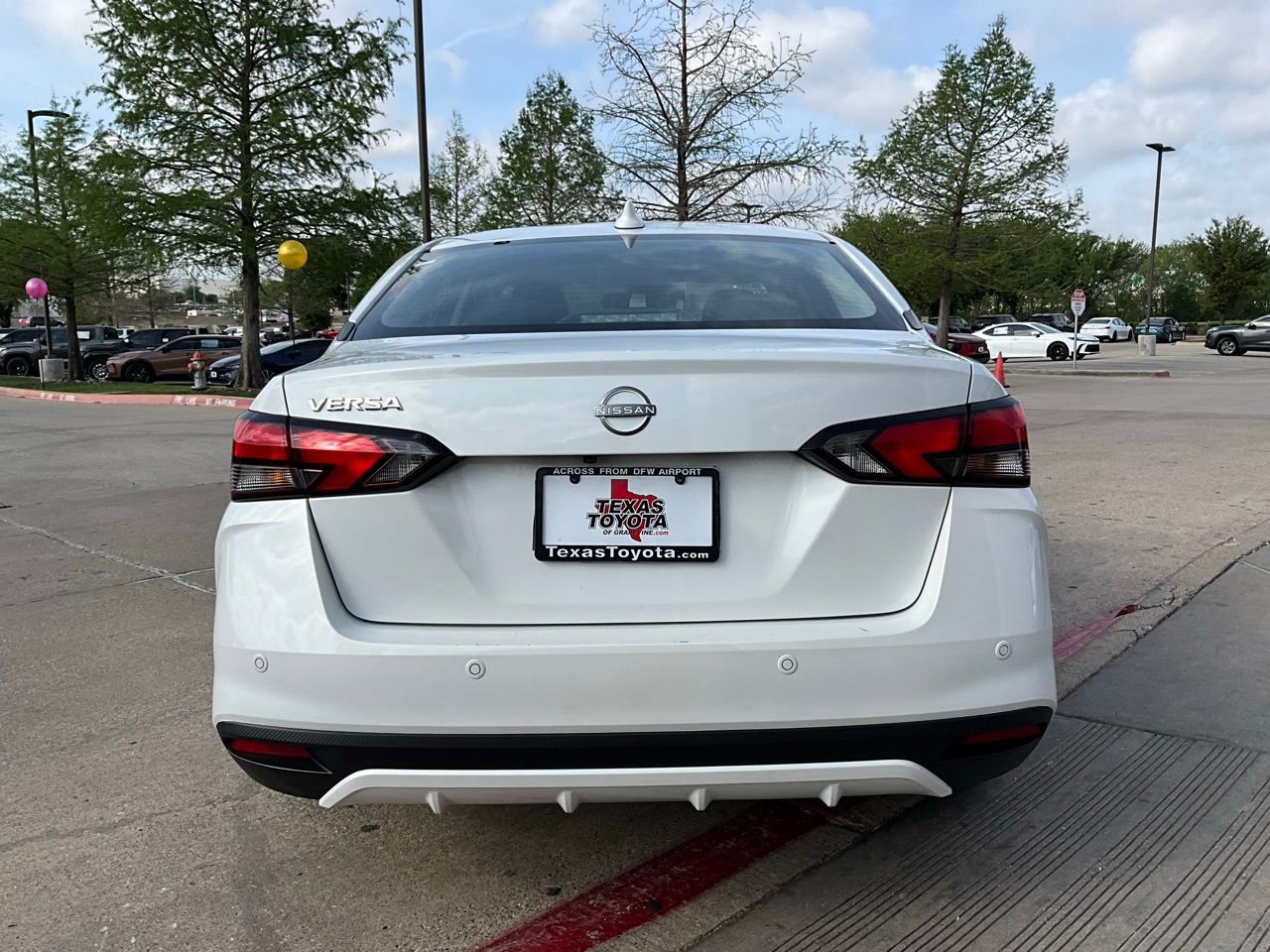 Used 2025 Nissan Versa SV image 7
