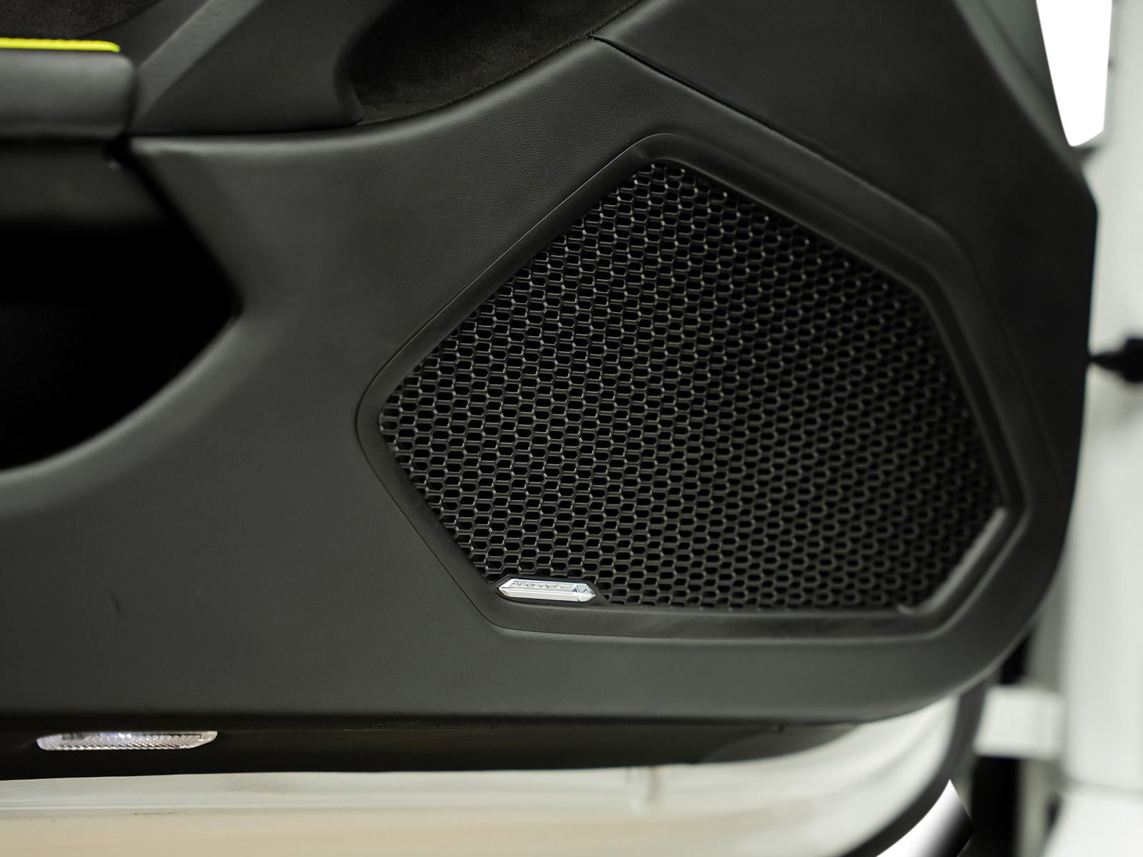 Used 2020 Lamborghini Huracan EVO RWD image 63