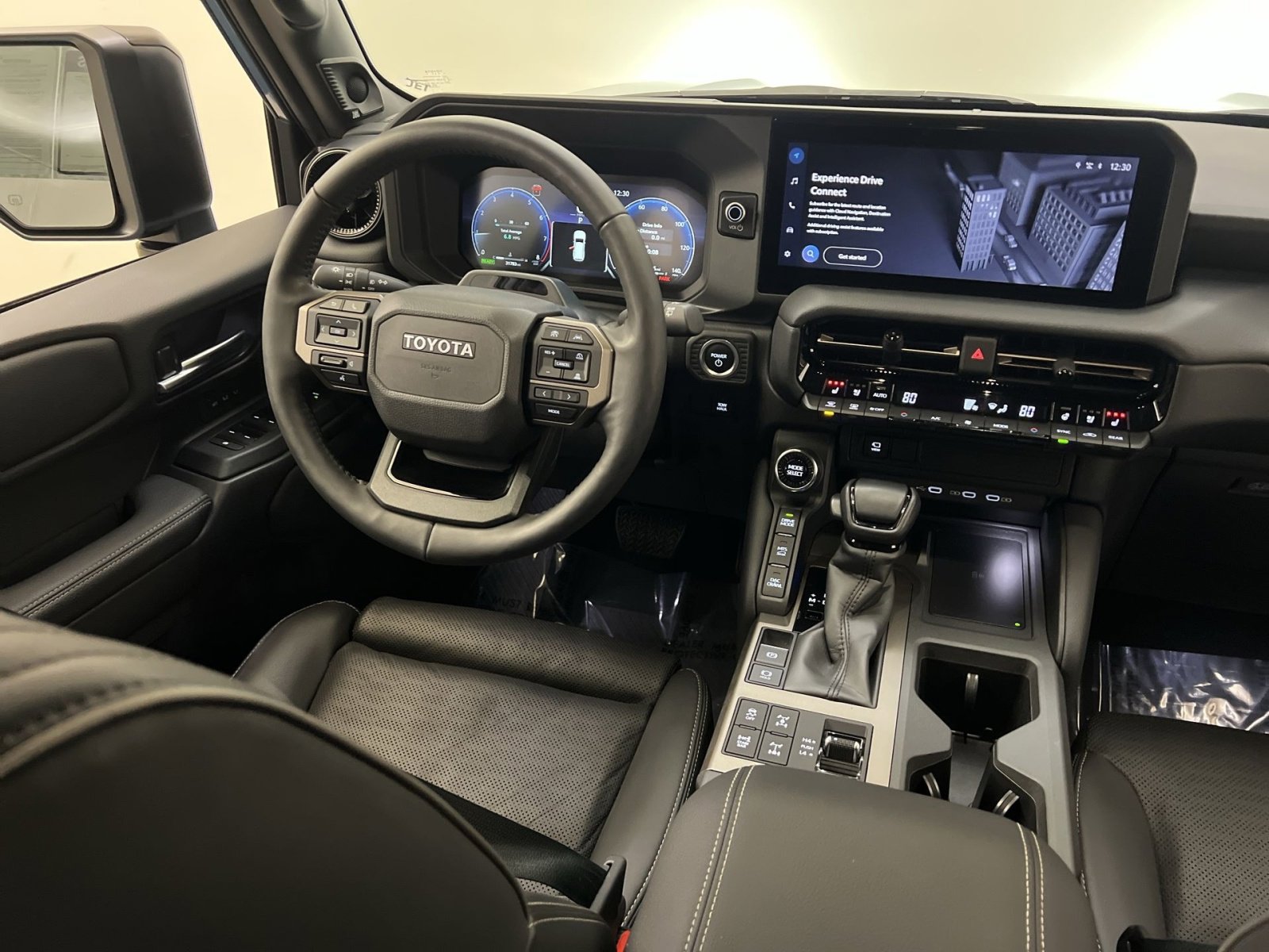 Used 2024 Toyota Land Cruiser image 32