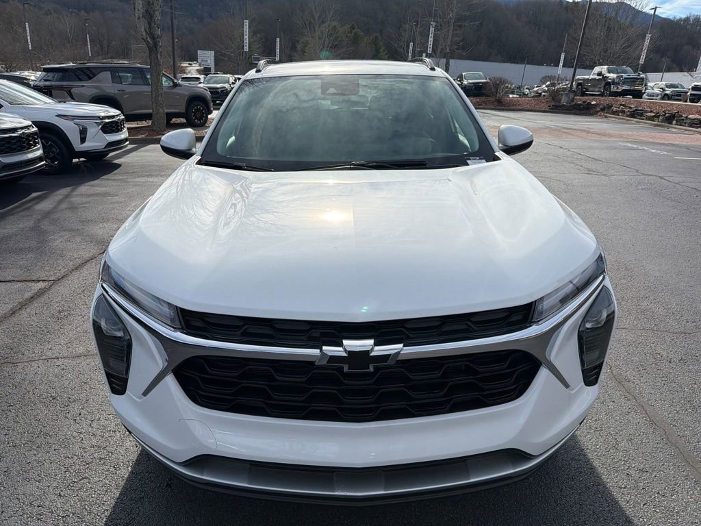 New 2025 Chevrolet Trax LT w/ LT Convenience Package image 9