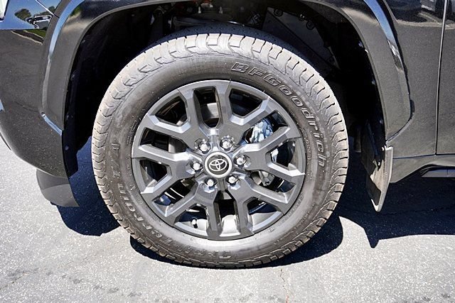 Used 2023 Toyota Sequoia Platinum AWD/4WD image 15