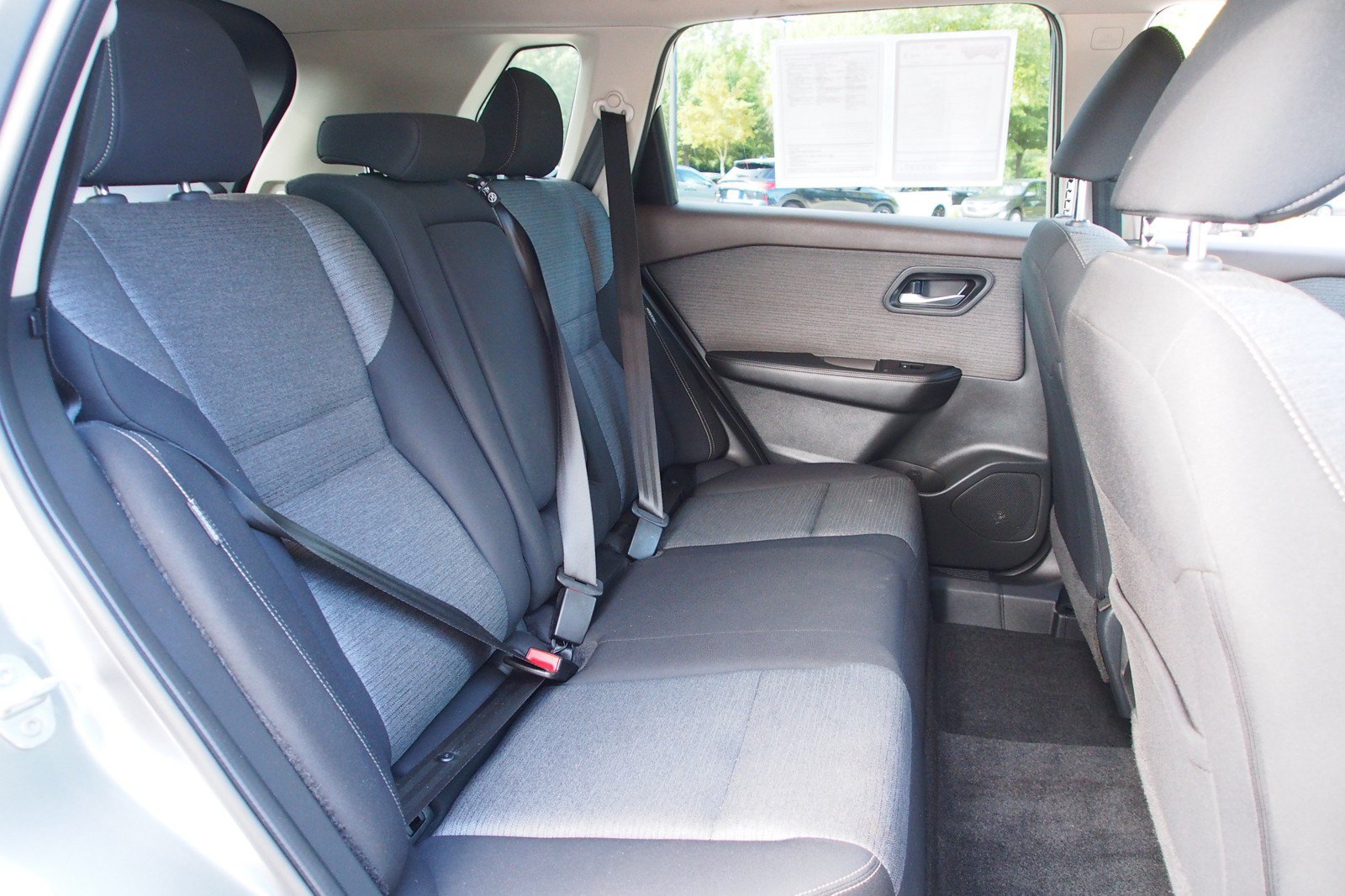 Used 2023 Nissan Rogue SV FWD image 14