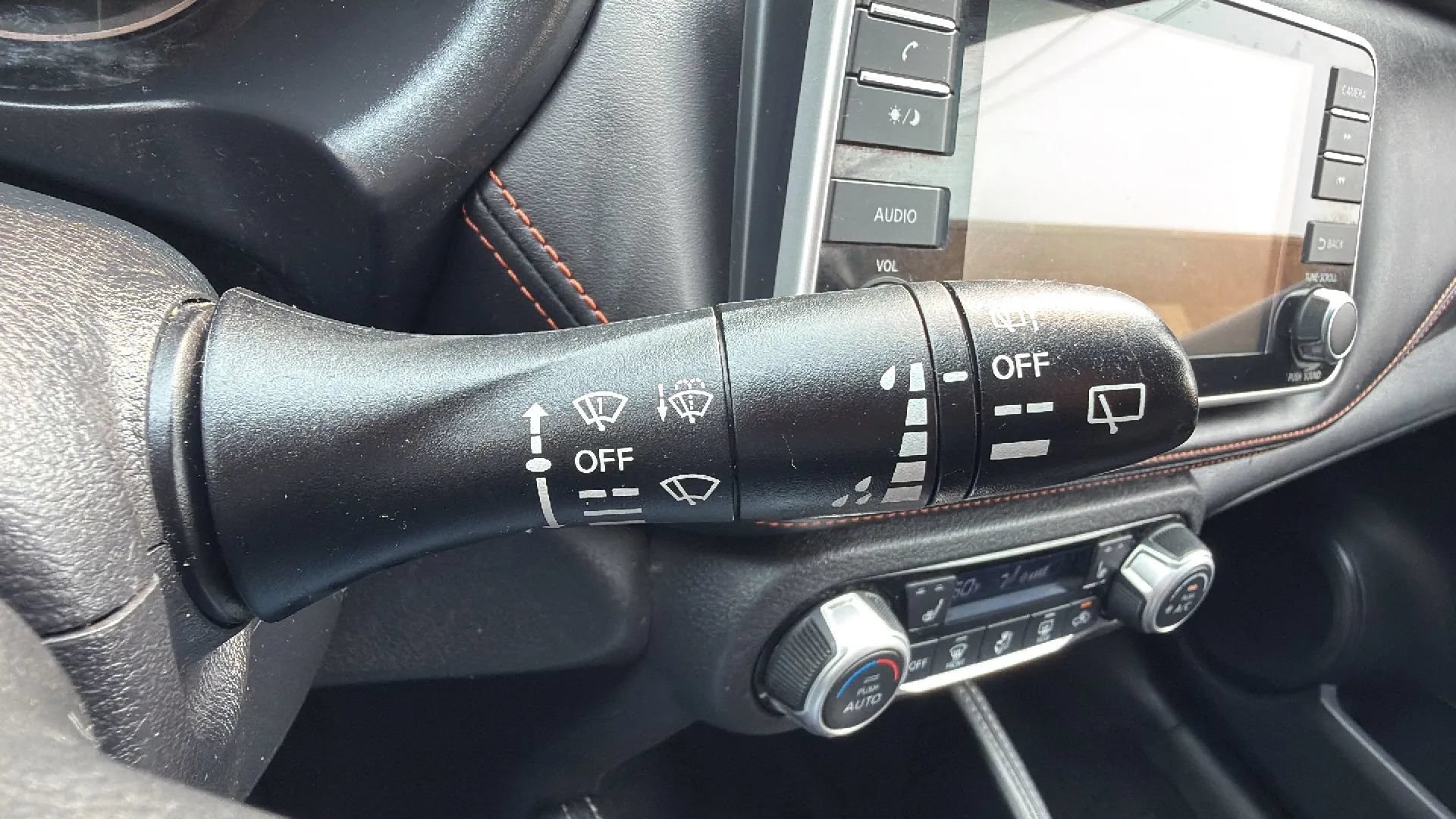 Used 2020 Nissan Kicks SR w/ SR Premium Package FWD image 13