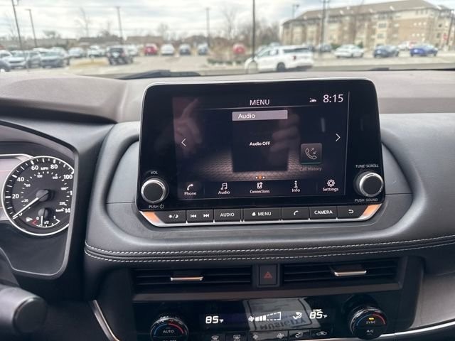 Used 2023 Nissan Rogue SV image 14