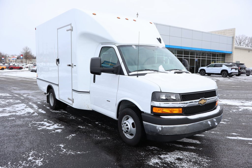 New 2025 Chevrolet Express 3500 w/ Power Convenience Package image 2