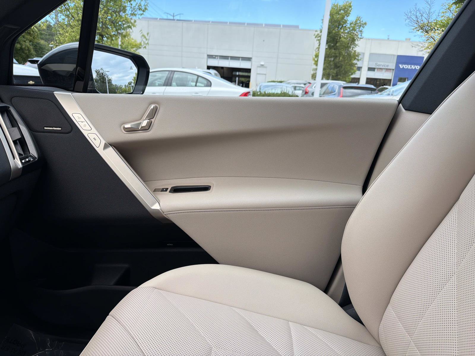 Certified 2024 BMW iX xDrive50 w/ Sport Package AWD/4WD image 21
