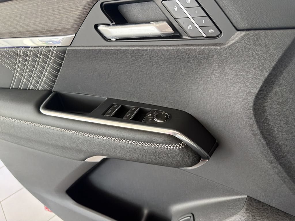 New 2027 GMC Acadia Denali FWD image 21