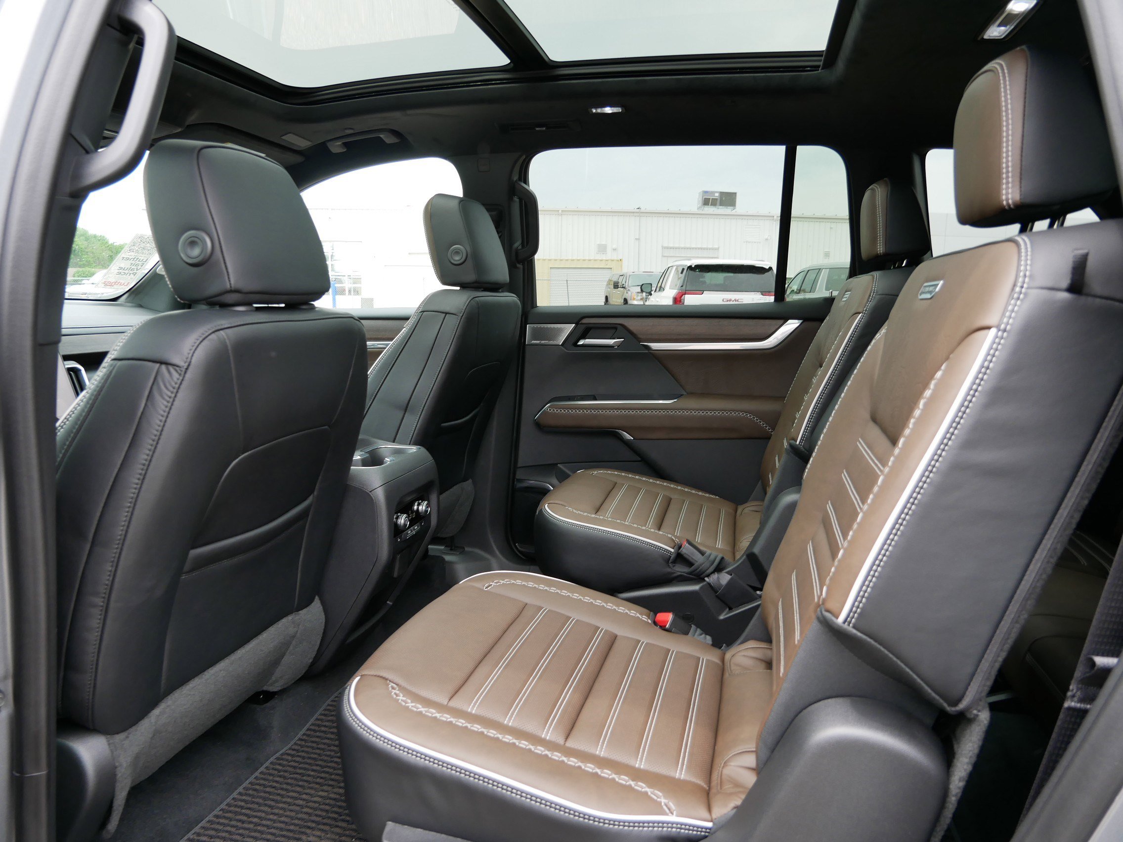 New 2026 GMC Acadia Denali Ultimate AWD/4WD image 11