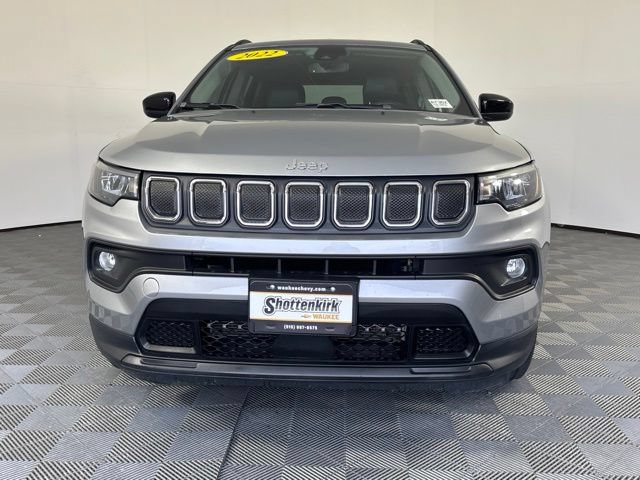Used 2022 Jeep Compass Latitude AWD/4WD image 3