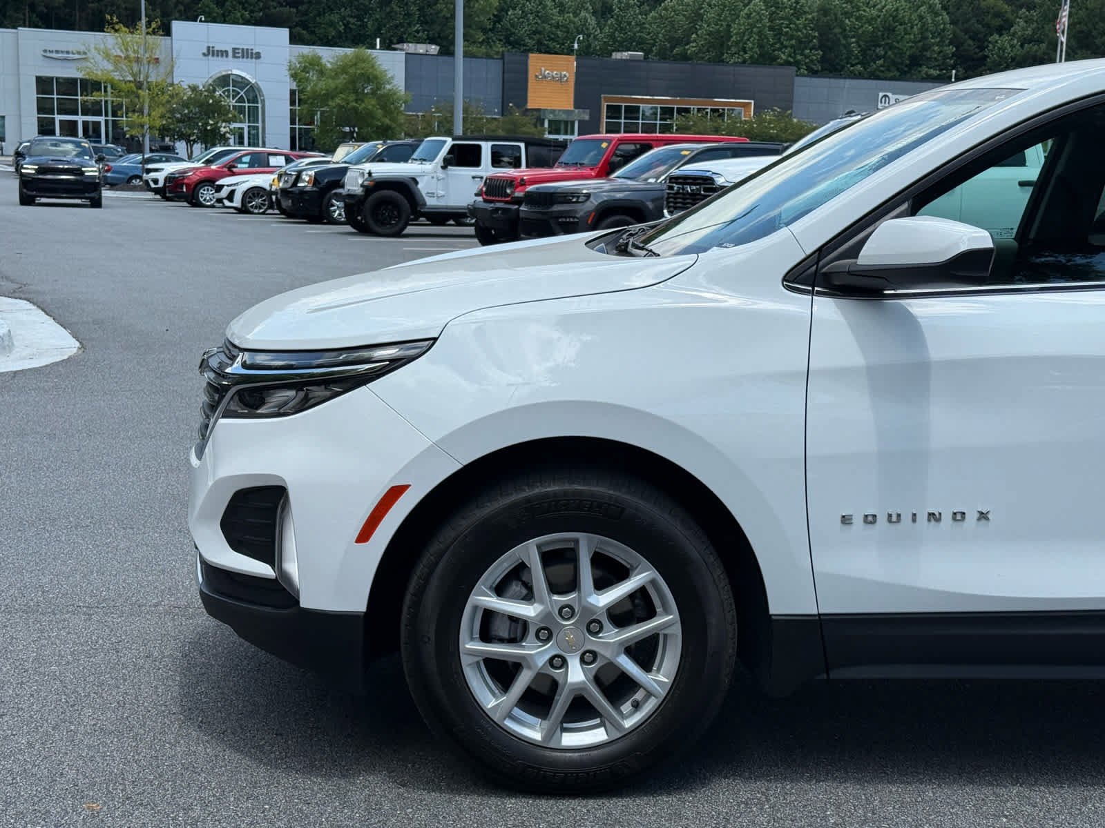 Used 2023 Chevrolet Equinox LT FWD image 11