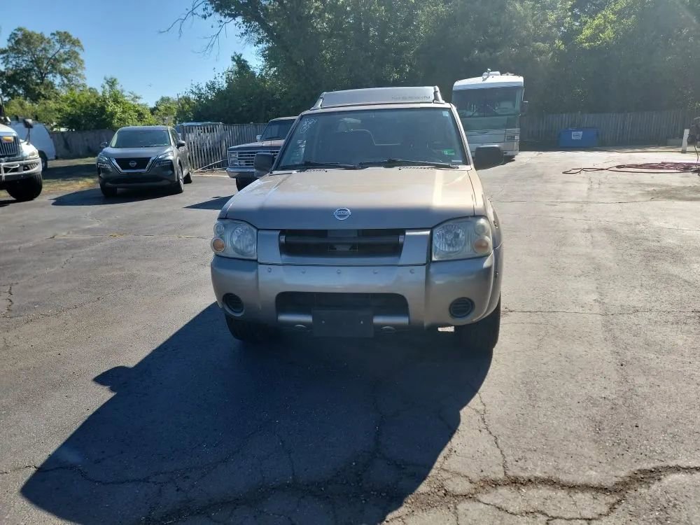 Used 2004 Nissan Frontier S/C AWD/4WD image 2