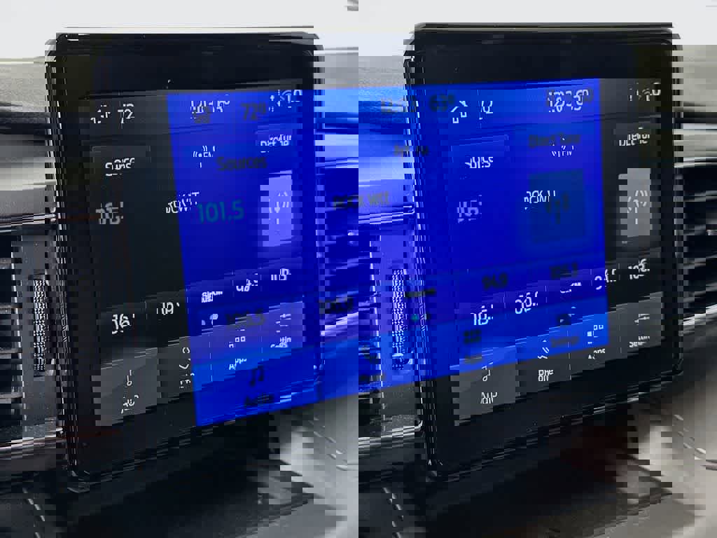 Certified 2022 Ford Explorer XLT w/ Equipment Group 202A image 17