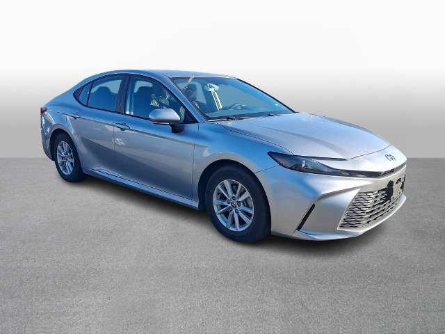 Used 2025 Toyota Camry LE FWD image 3