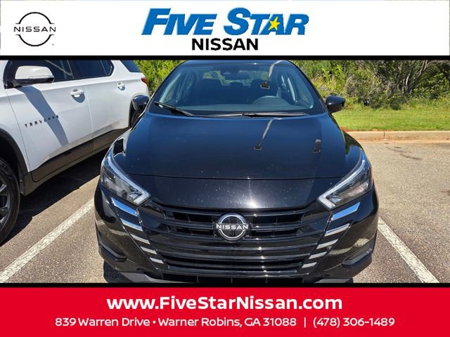 Used 2025 Nissan Versa SV image 2