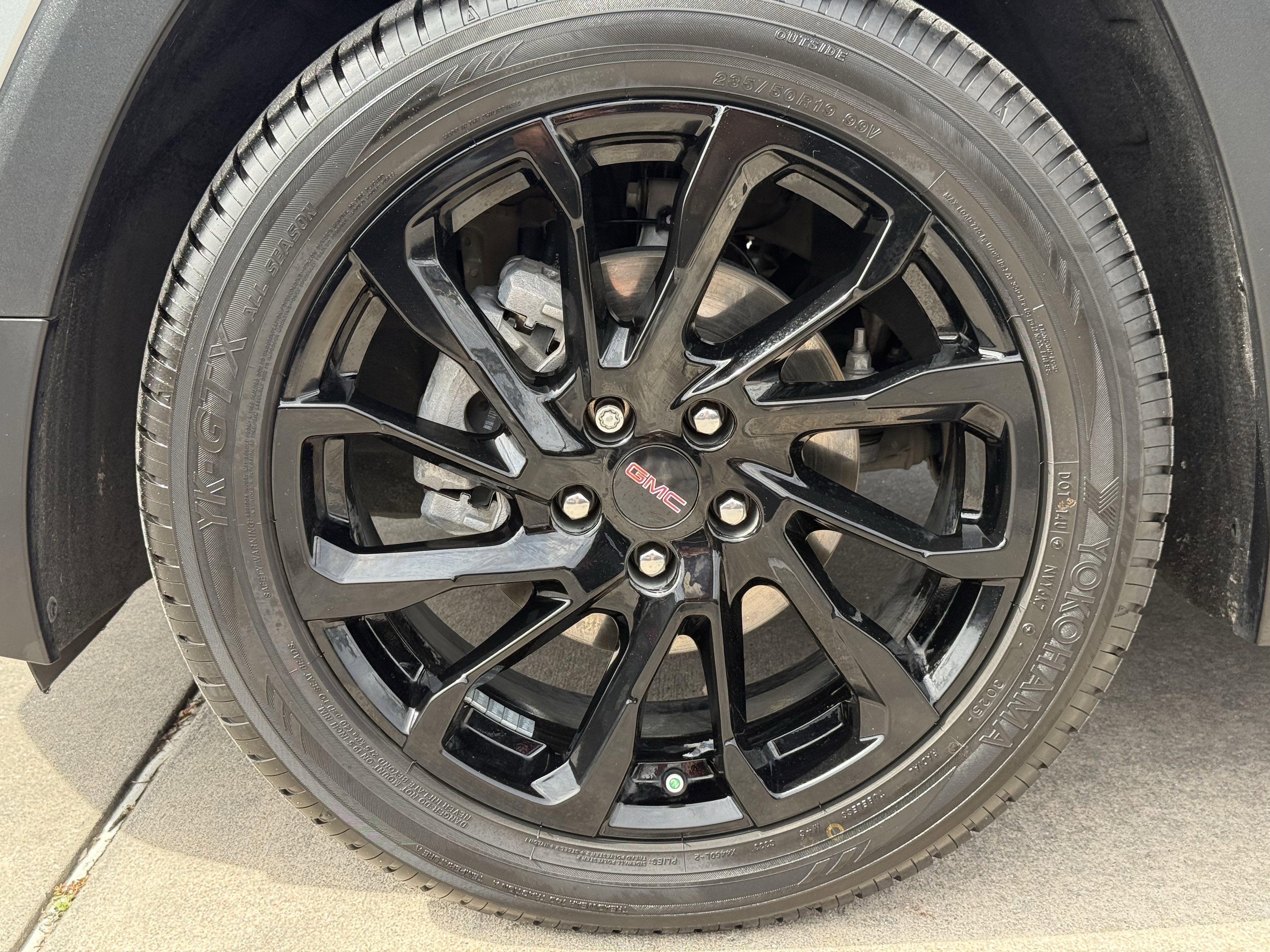 Used 2024 GMC Terrain SLE w/ Driver Convenience Package image 12