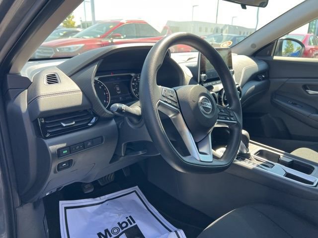 Used 2023 Nissan Sentra SV image 9